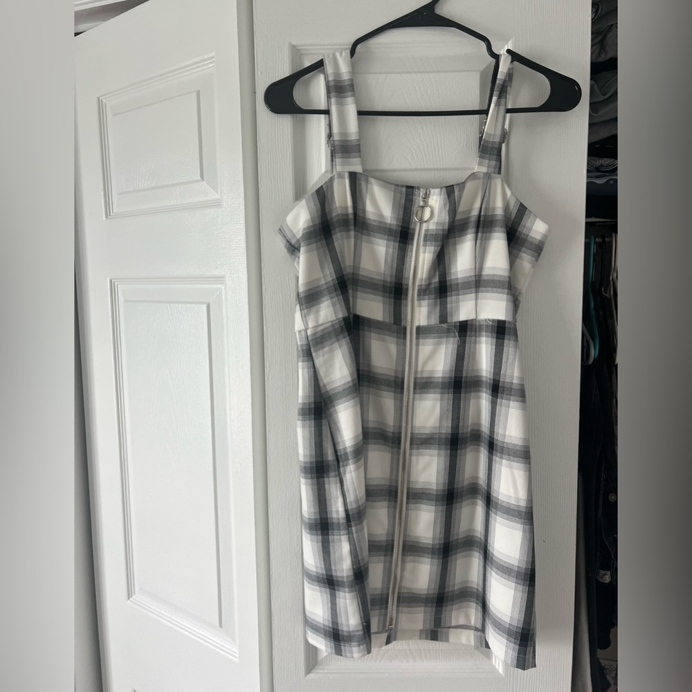 Black & white dress